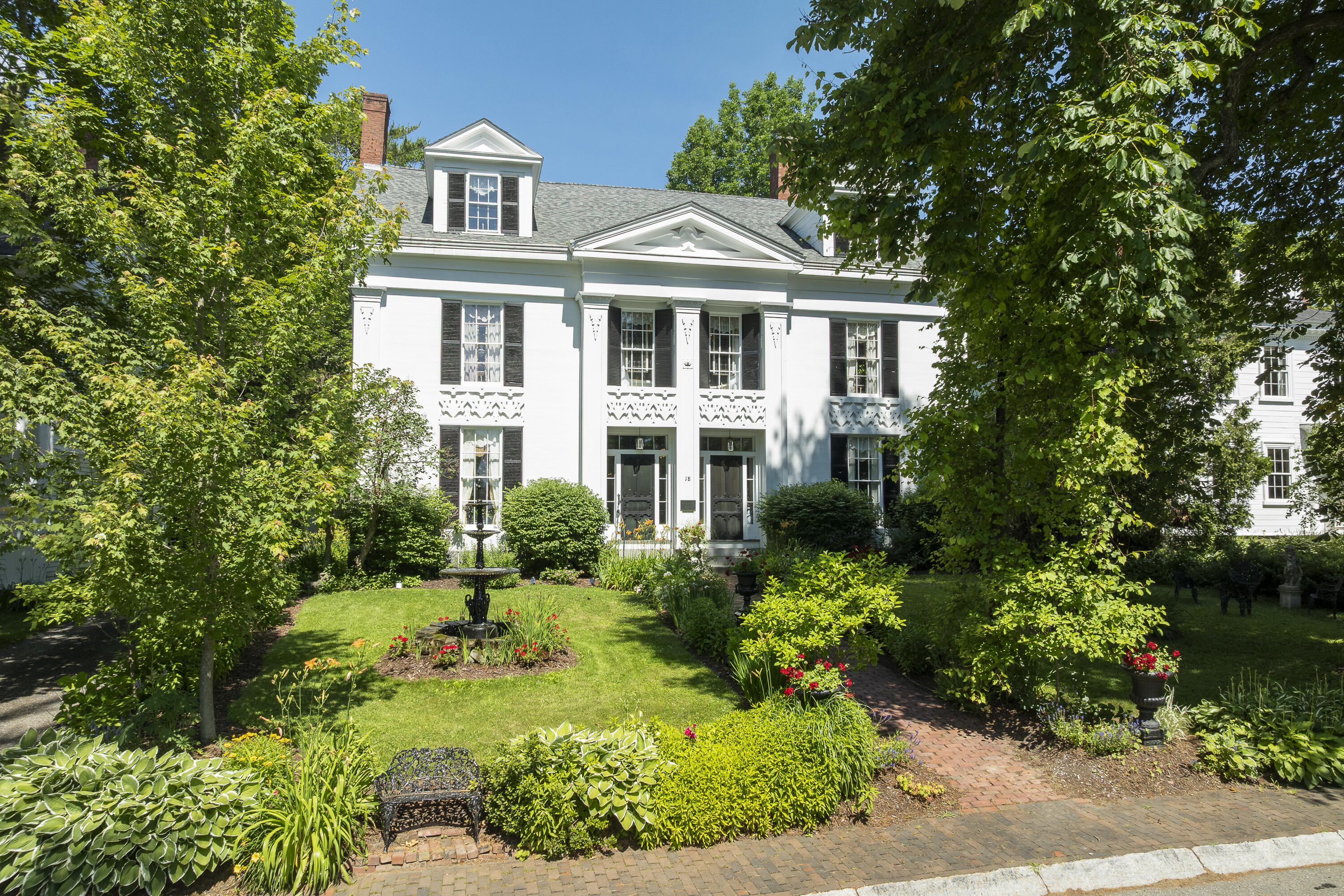 18 High Street Wiscasset ME 04578