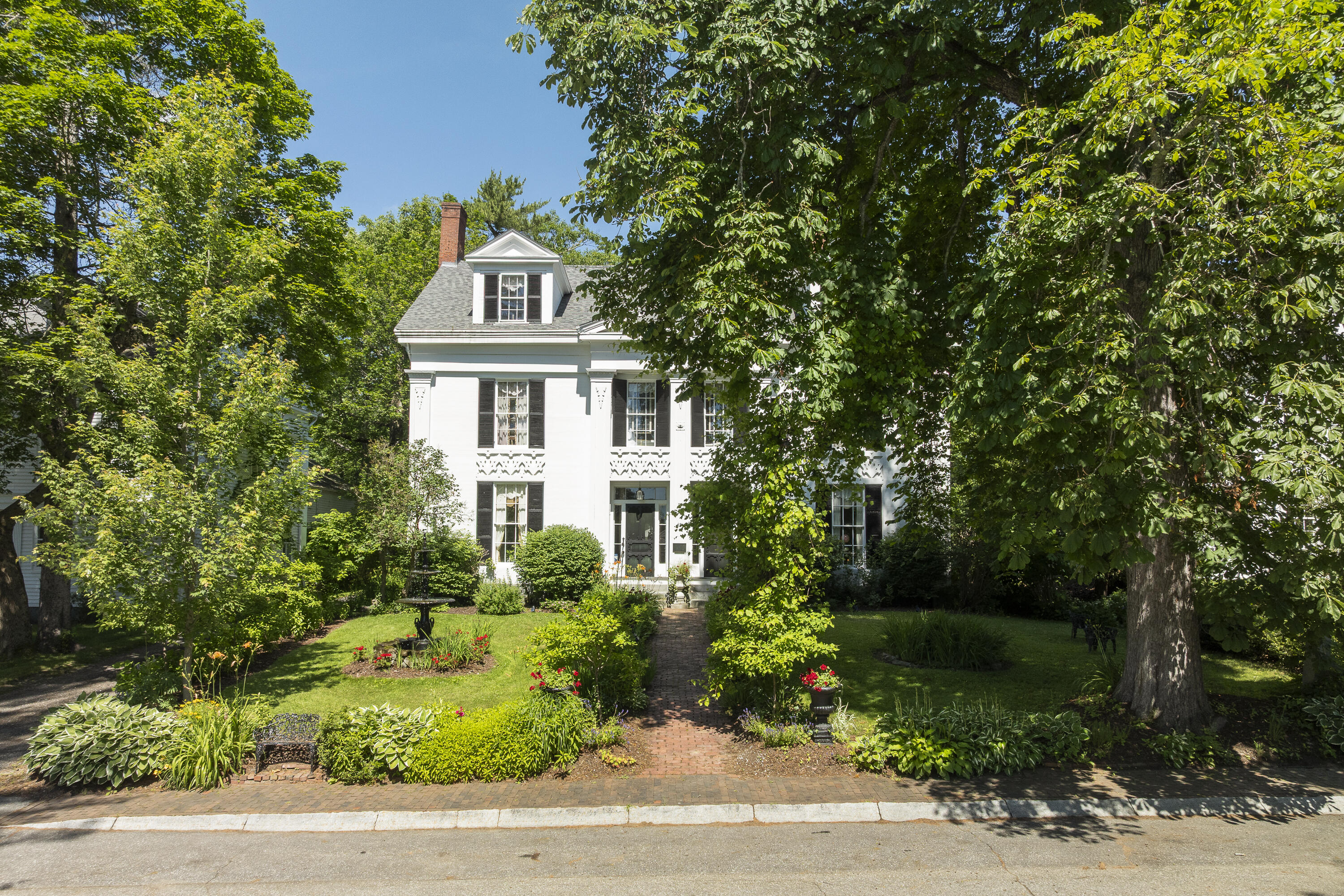 18 High Street Wiscasset ME 04578