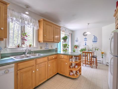 19 Schooner Drive Rockland ME 04841