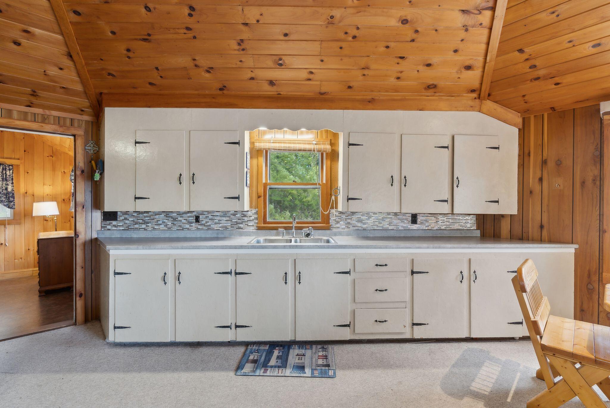 17 Philpots Landing Limerick ME 04048