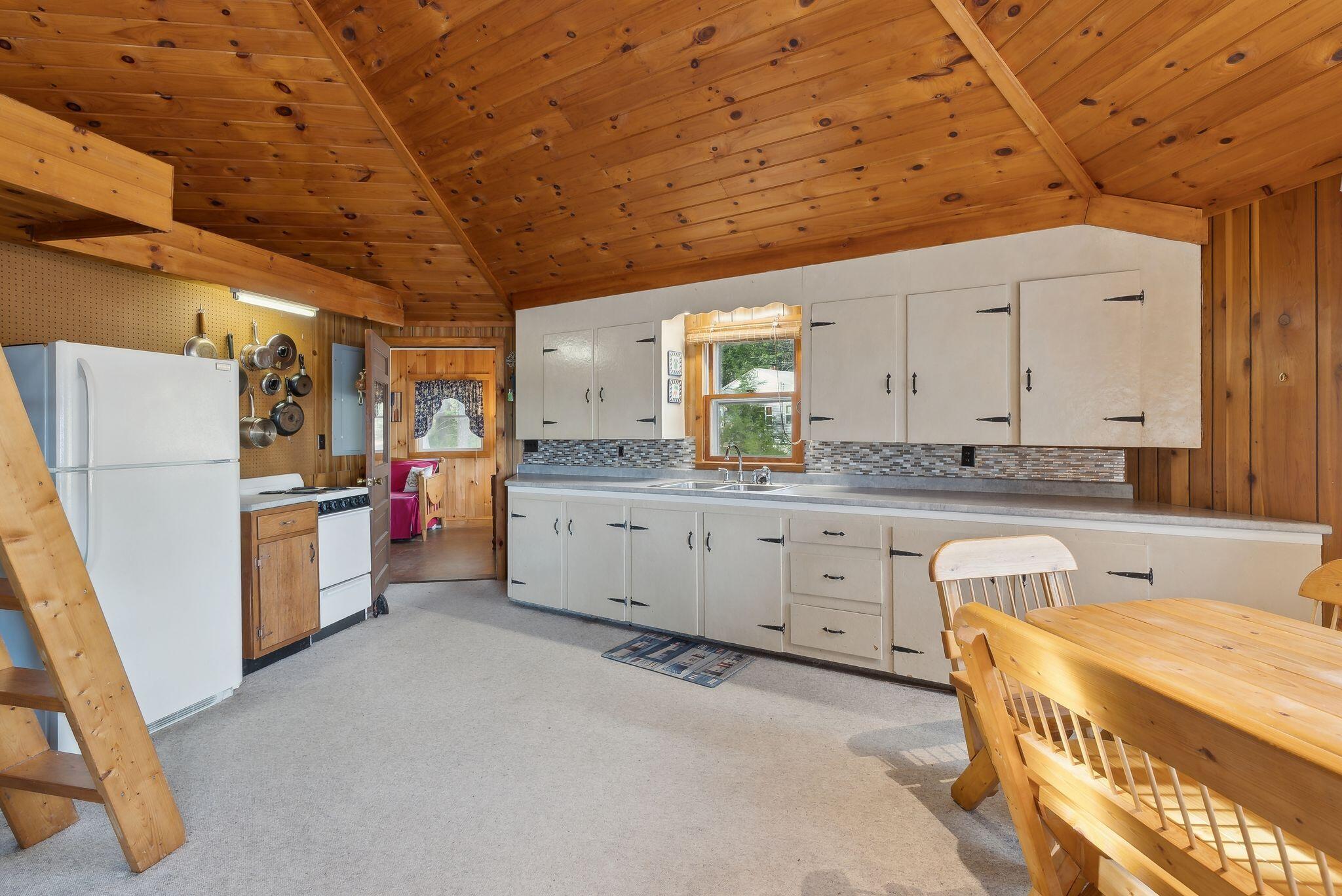 17 Philpots Landing Limerick ME 04048