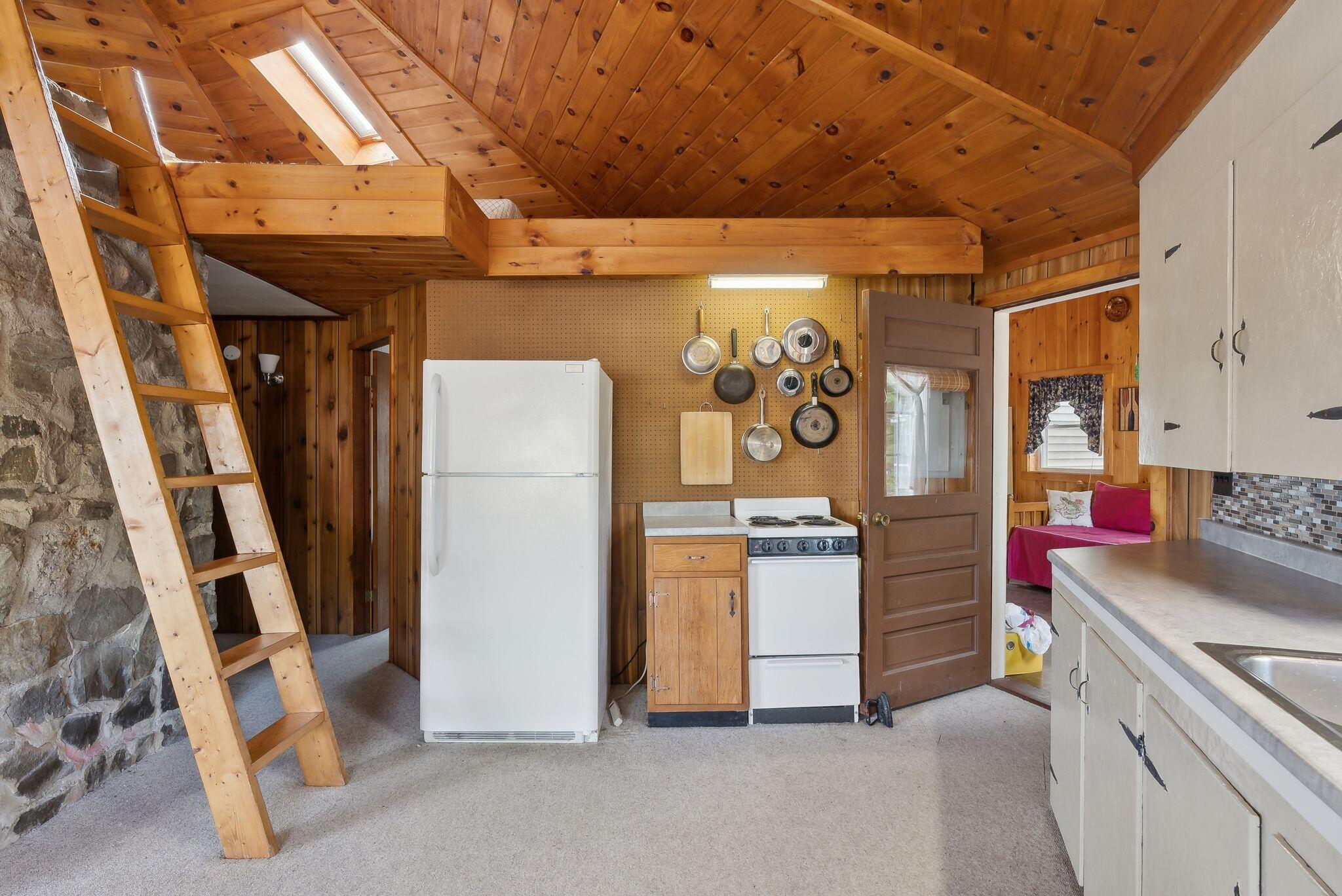 17 Philpots Landing Limerick ME 04048