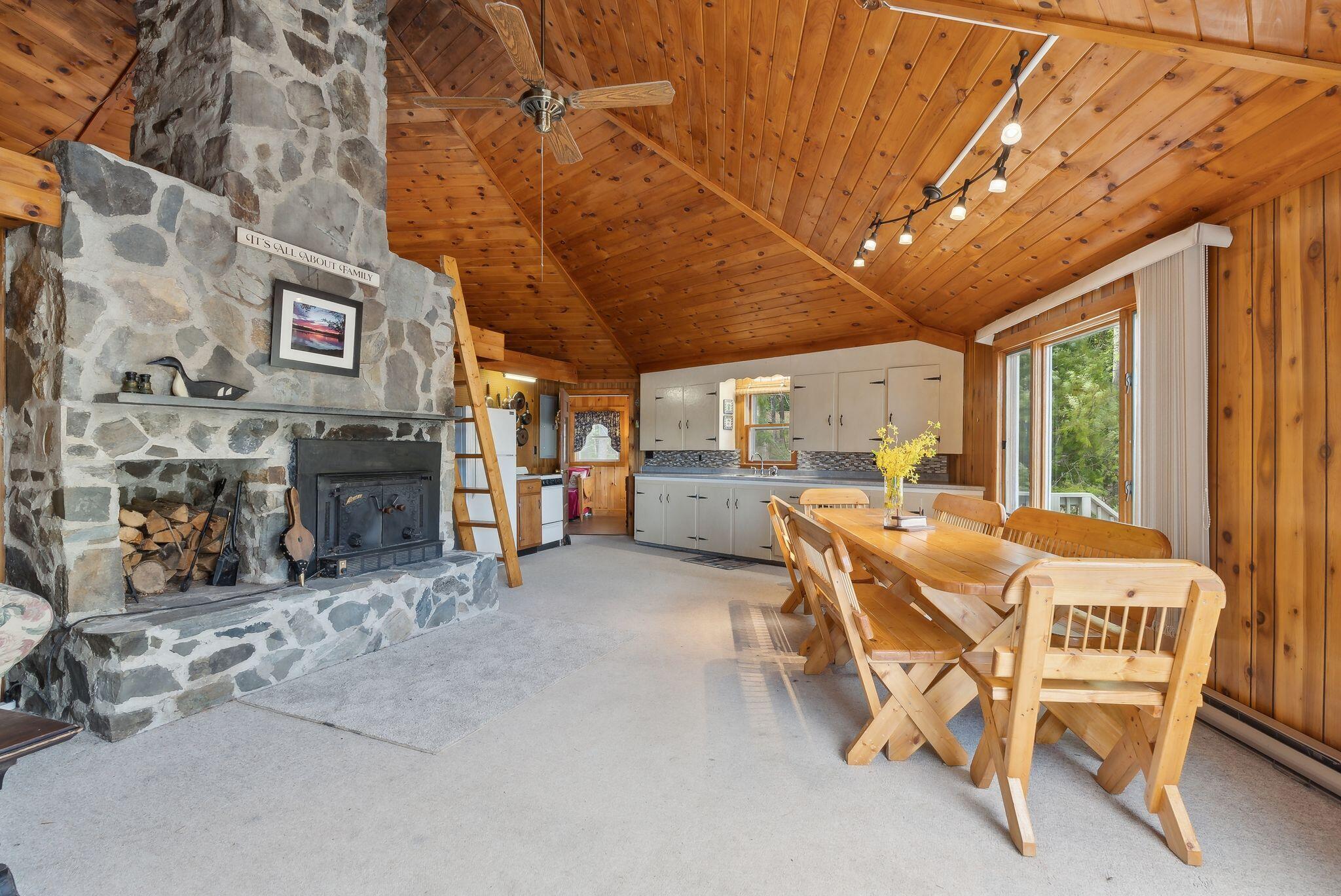 17 Philpots Landing Limerick ME 04048