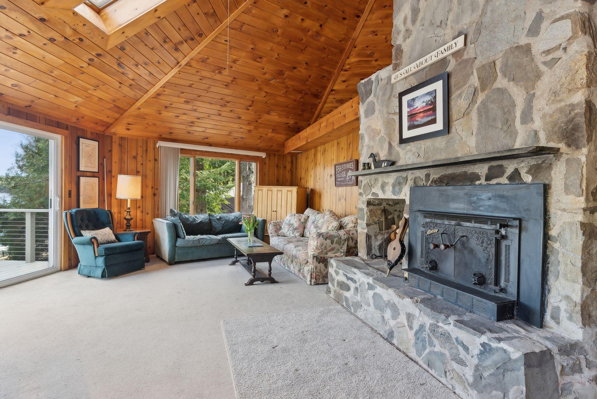 17 Philpots Landing Limerick ME 04048