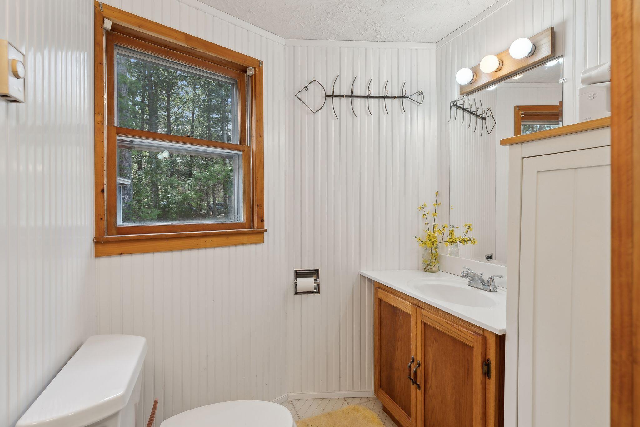 17 Philpots Landing Limerick ME 04048