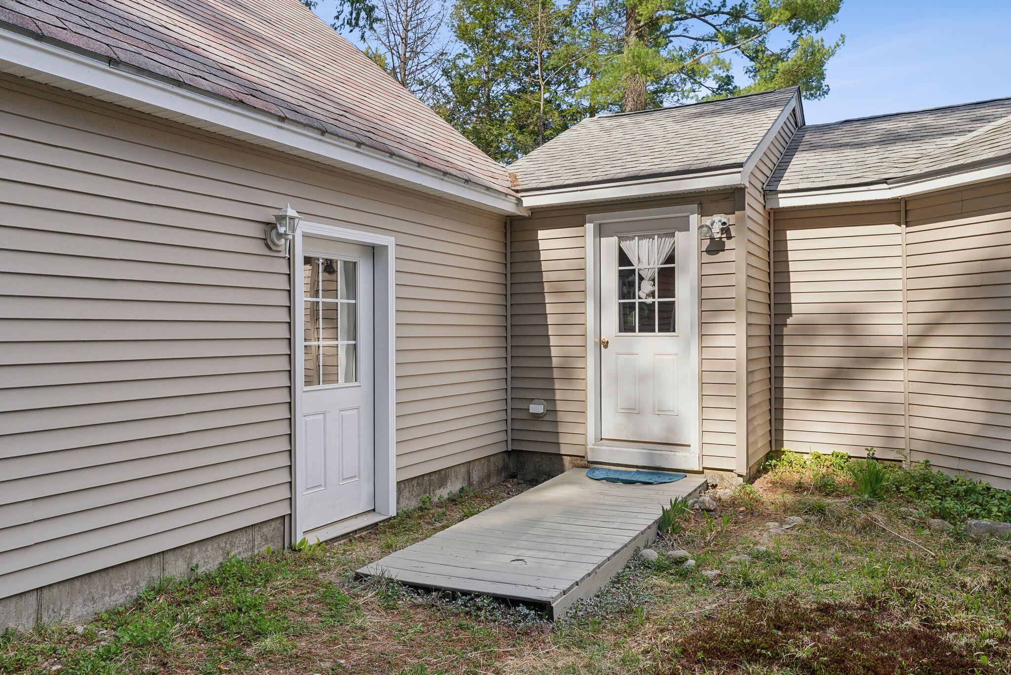 17 Philpots Landing Limerick ME 04048