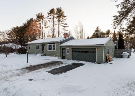 30 Sprucewood Road Auburn ME 04210