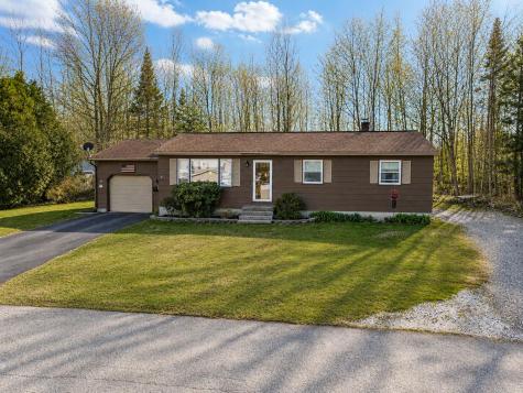 32 Lawn Avenue Gorham ME 04038