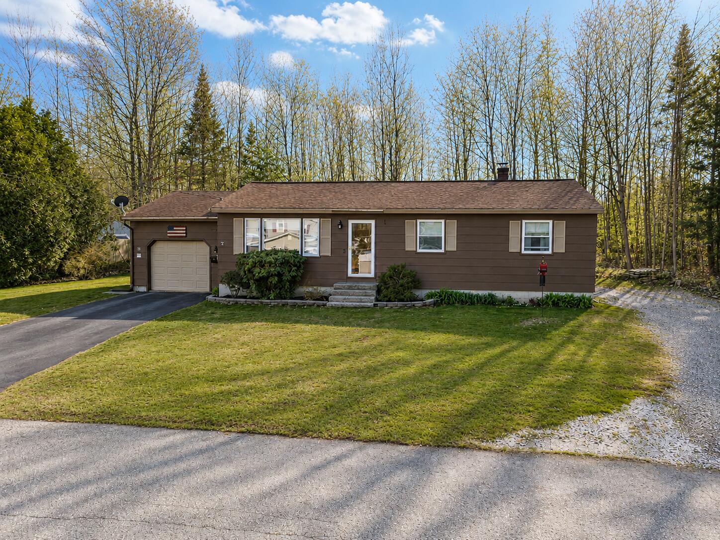 32 Lawn Avenue Gorham ME 04038