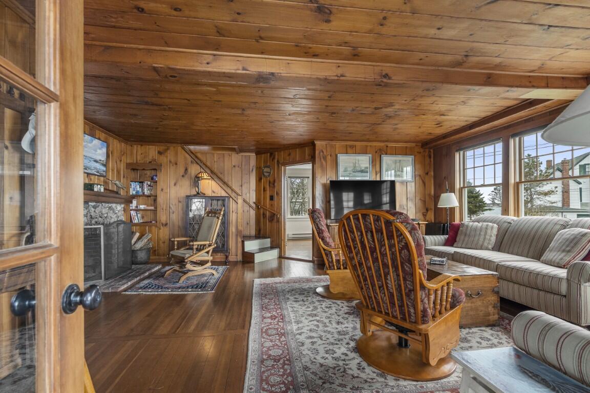 135 Shore Road Boothbay ME 04544
