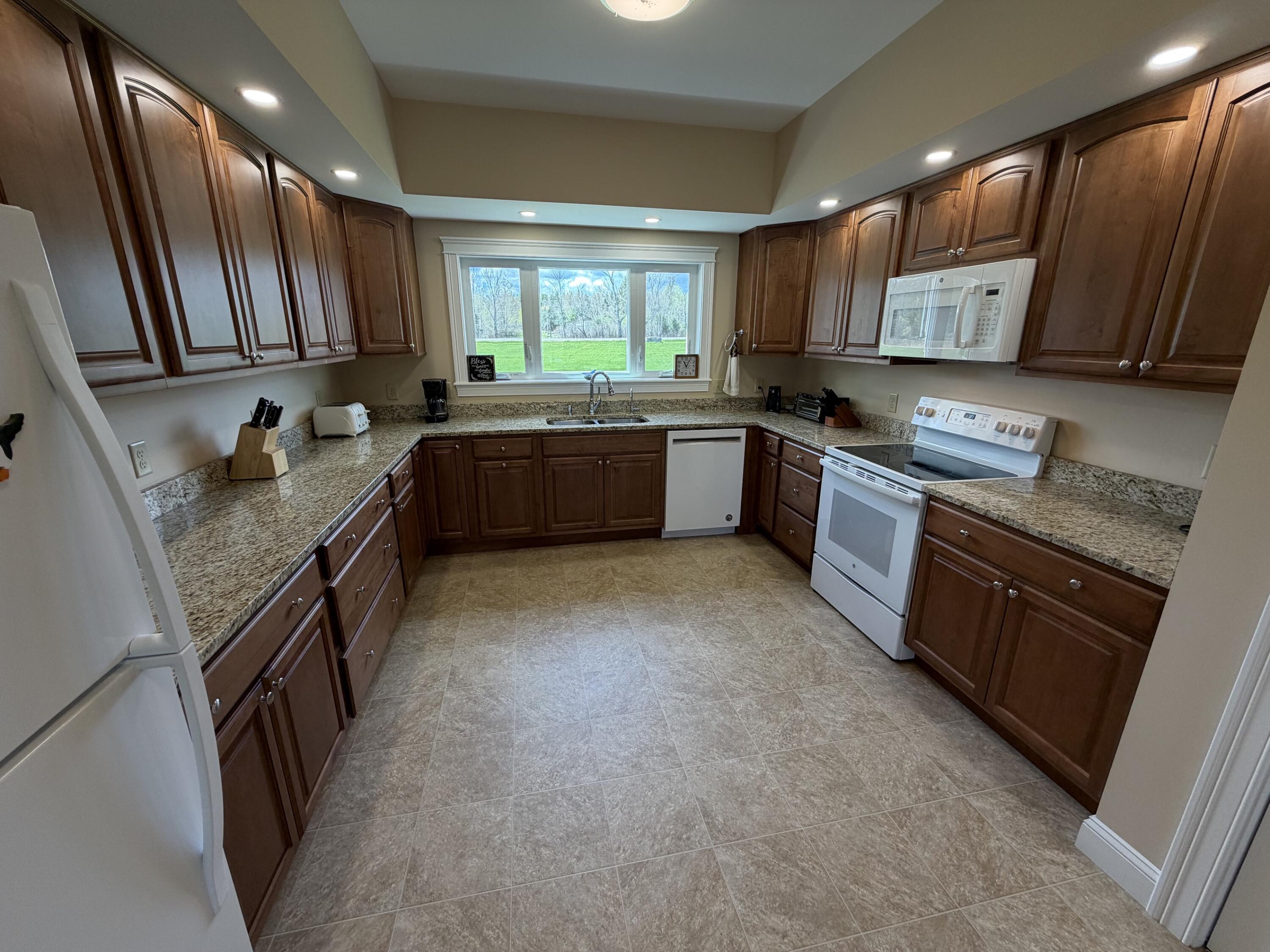 207 Corinth Road Hudson ME 04449