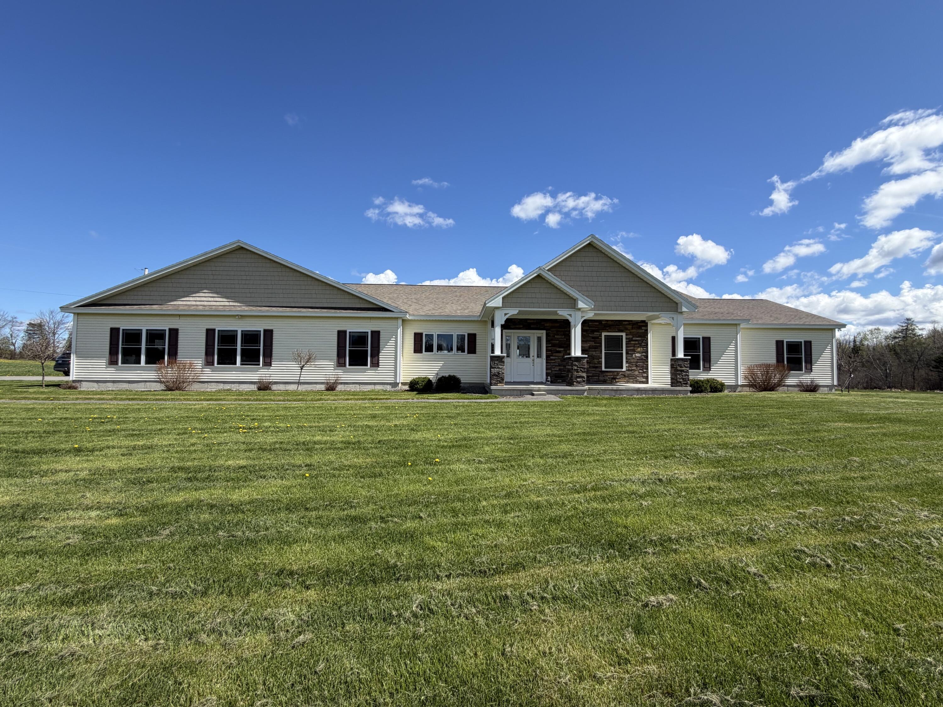 207 Corinth Road Hudson ME 04449