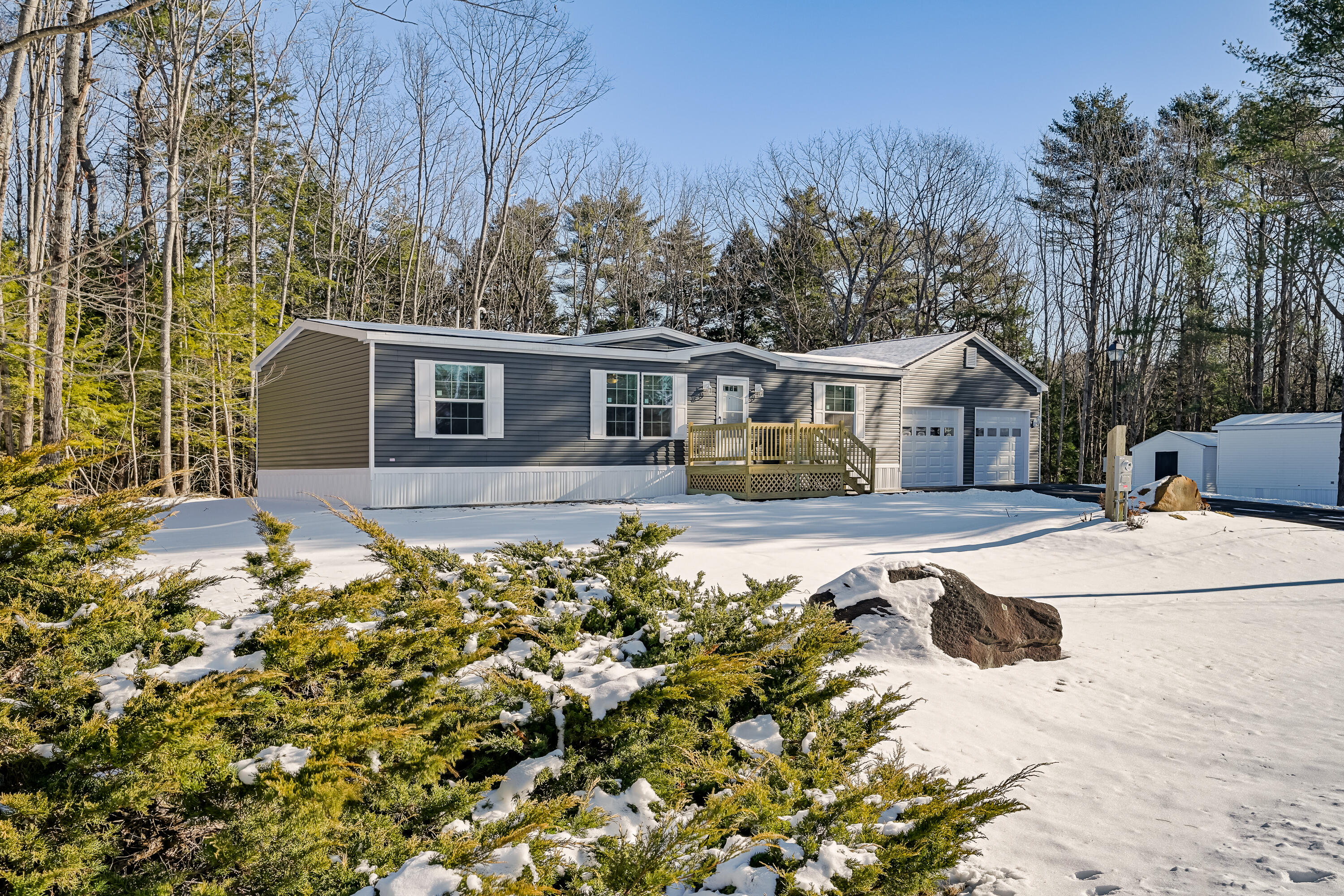 19 Woodlawn Circle Randolph ME 04346