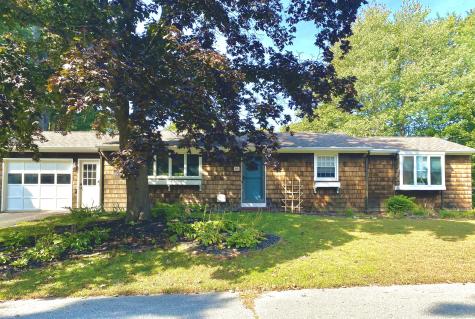 18 Philip Road Cape Elizabeth ME 04107