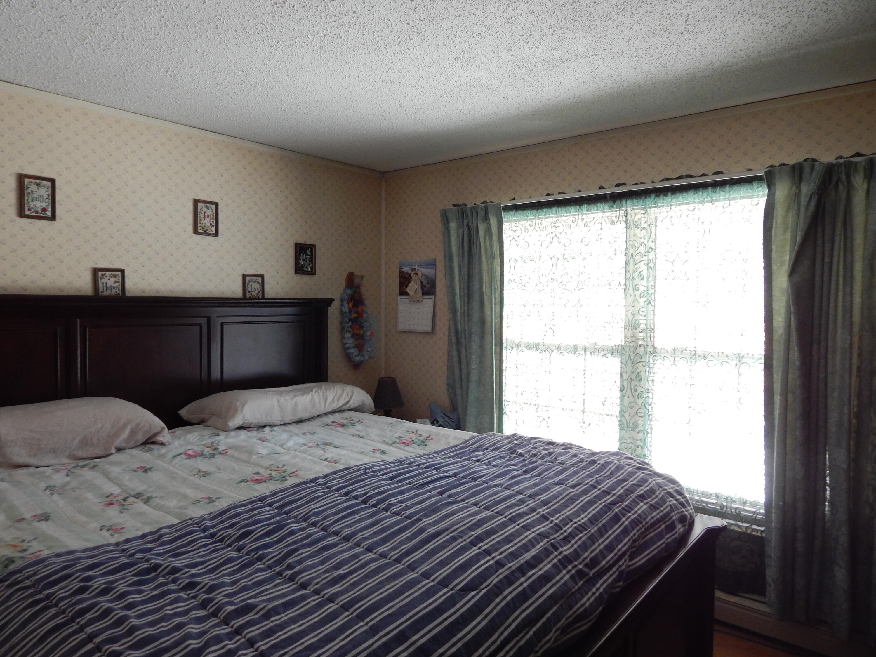 30 Farm View Lane Paris ME 04281