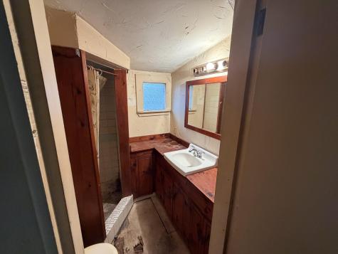 46 Yankee Way Auburn ME 04210