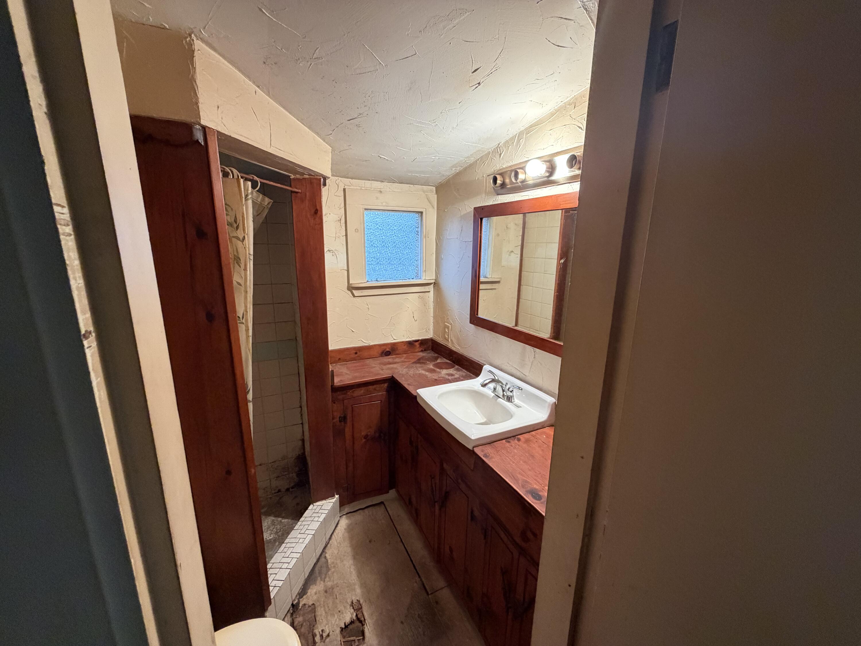 46 Yankee Way Auburn ME 04210