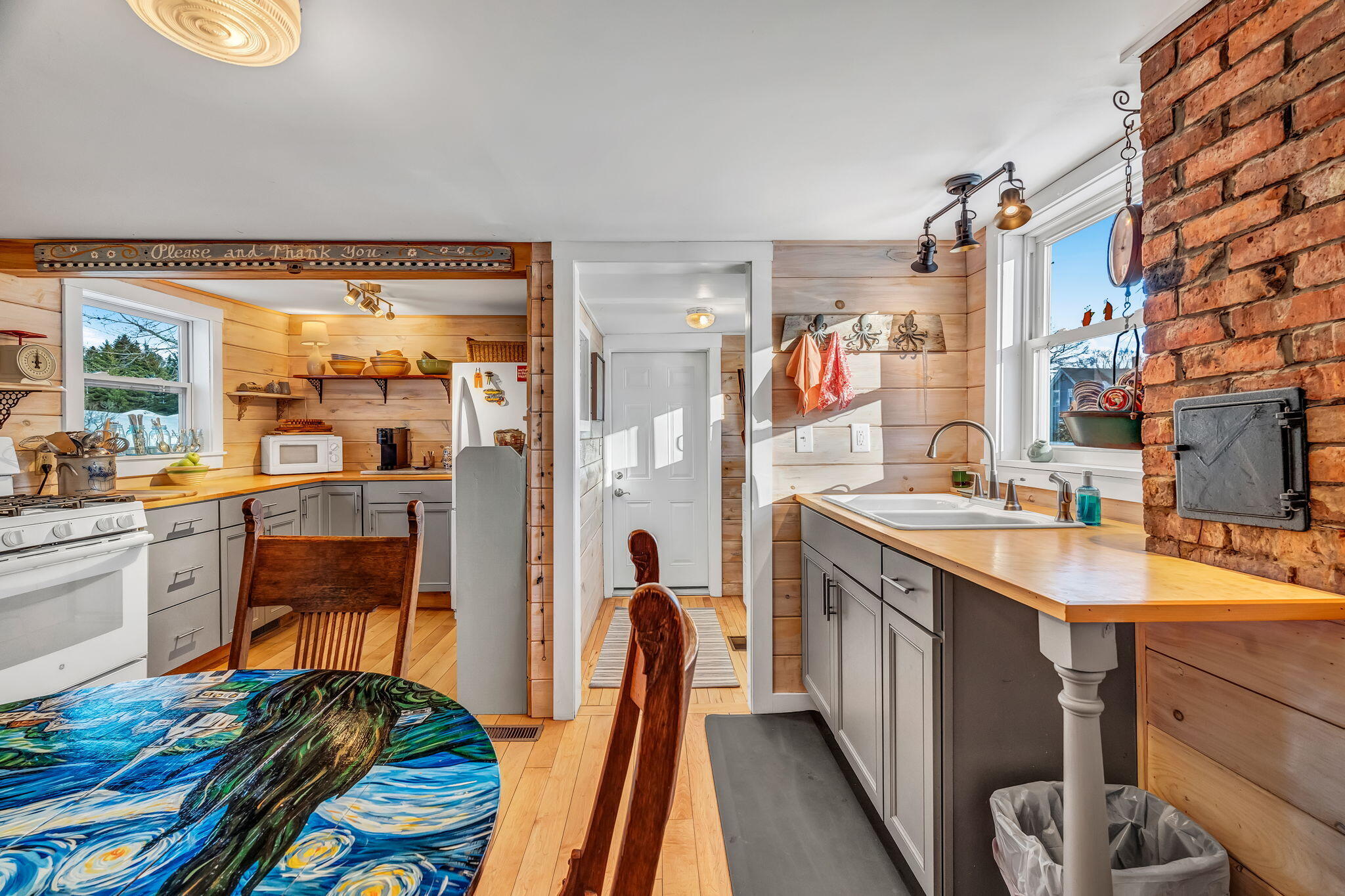 672 Spruce Head Road South Thomaston ME 04858