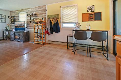 19 Hilltop Avenue Lewiston ME 04240