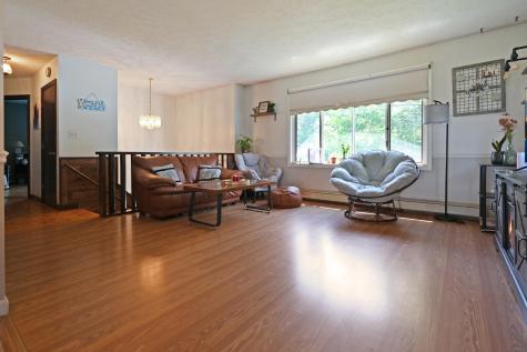 19 Hilltop Avenue Lewiston ME 04240