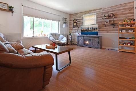 19 Hilltop Avenue Lewiston ME 04240