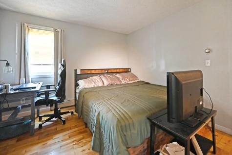 19 Hilltop Avenue Lewiston ME 04240