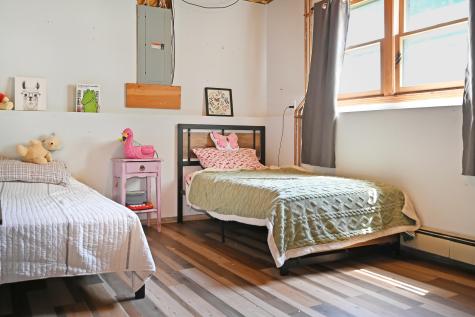 19 Hilltop Avenue Lewiston ME 04240