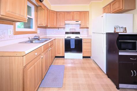 19 Hilltop Avenue Lewiston ME 04240