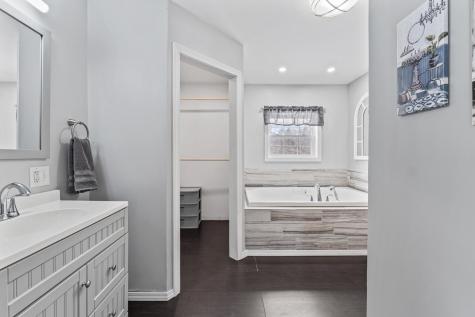 97 1st Street West Gardiner ME 04345