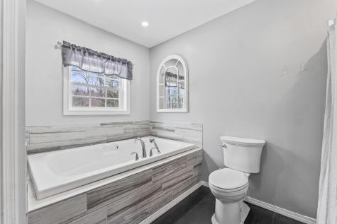 97 1st Street West Gardiner ME 04345