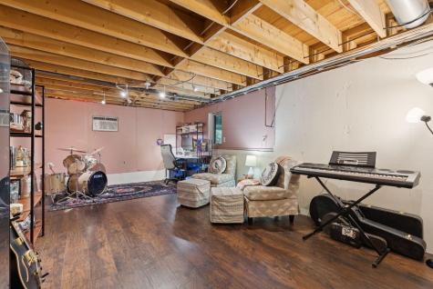 32 N Saunders Road Greene ME 04236