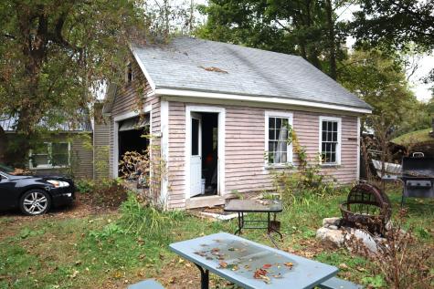 39 Eastern Avenue Augusta ME 04330