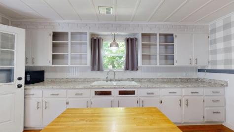 118 Riverside Drive Auburn ME 04210