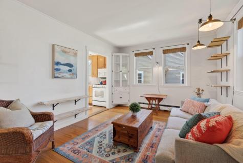 20 Providence Avenue Falmouth ME 04105