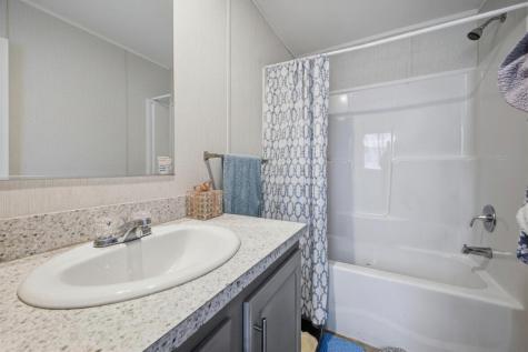 52 Oxbow Drive Lewiston ME 04240