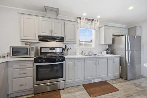 52 Oxbow Drive Lewiston ME 04240