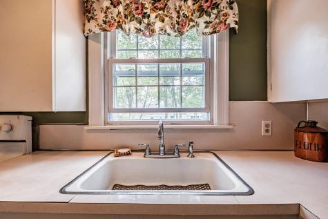 40 Oakland Avenue Westbrook ME 04092