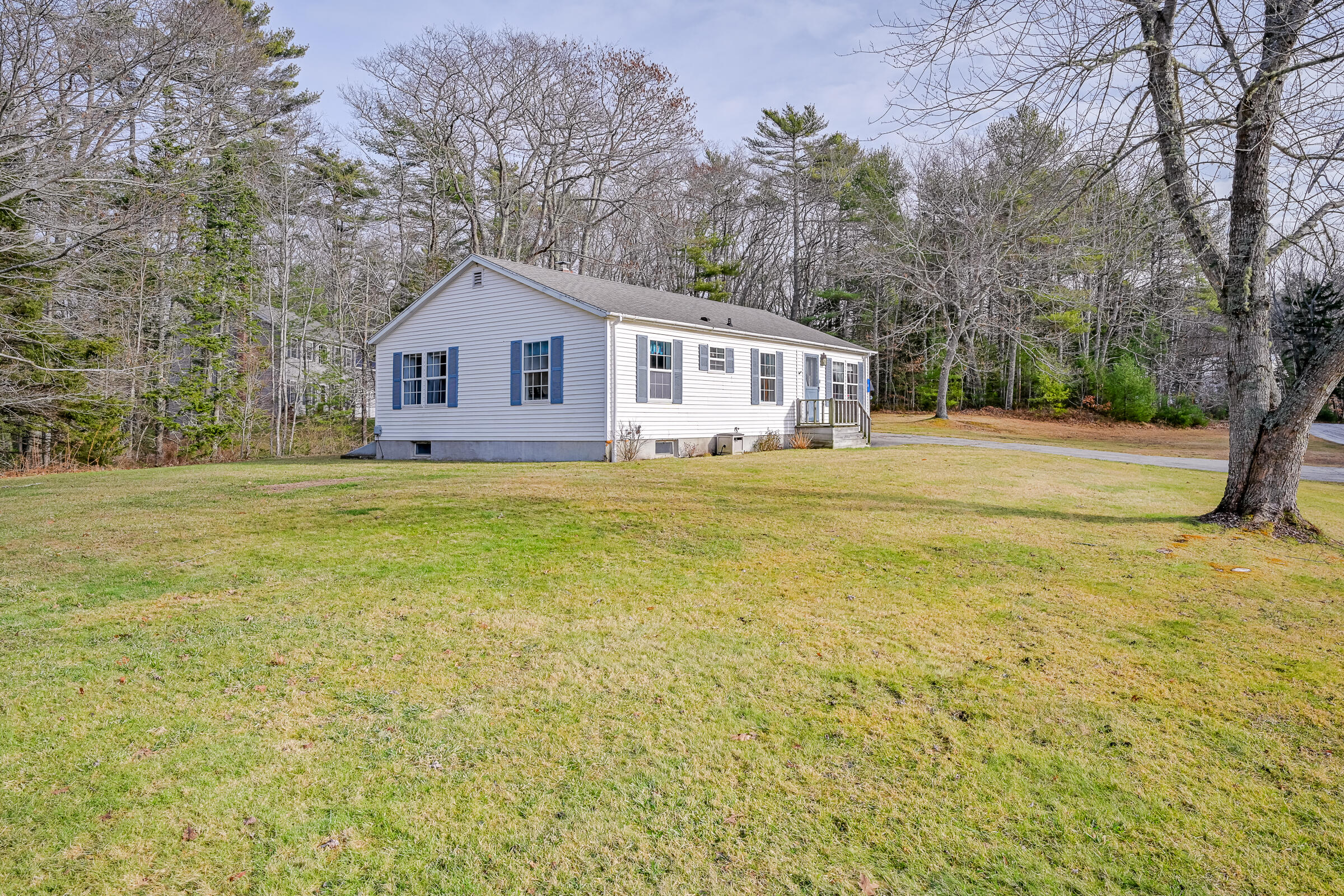 8 Bracketts Lane Bristol ME 04539