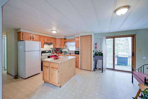 8 Bracketts Lane Bristol ME 04539