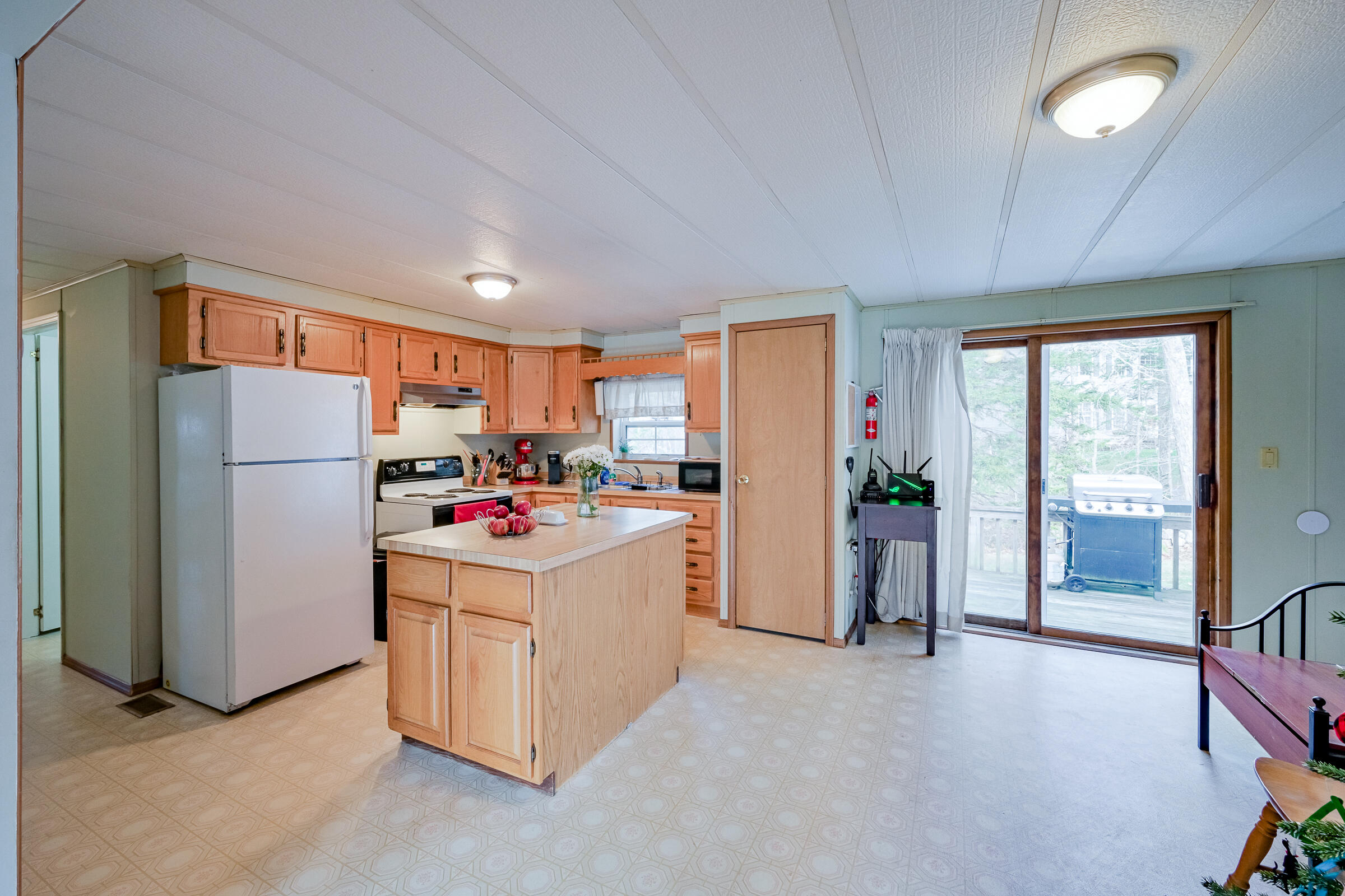 8 Bracketts Lane Bristol ME 04539