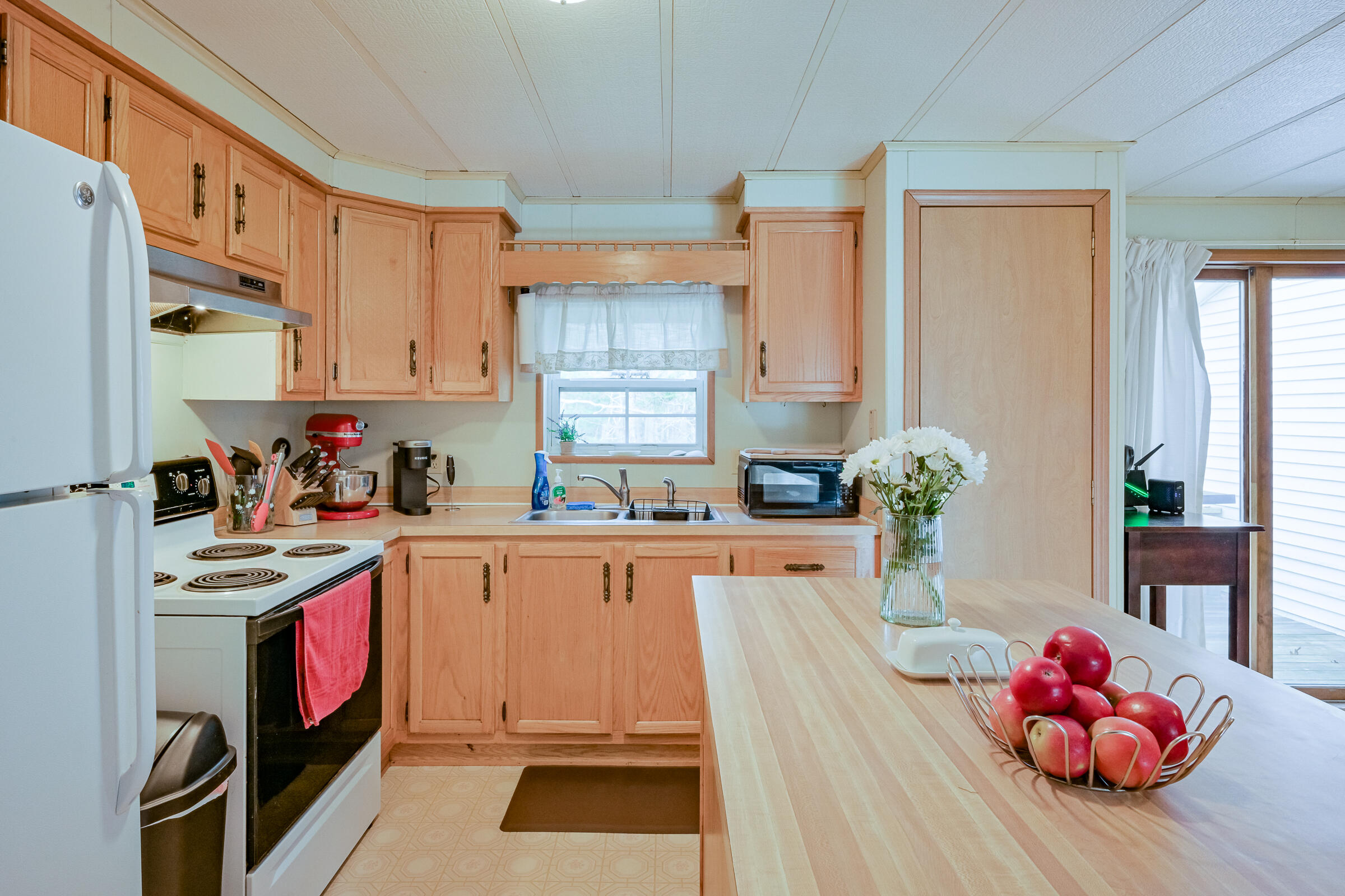 8 Bracketts Lane Bristol ME 04539