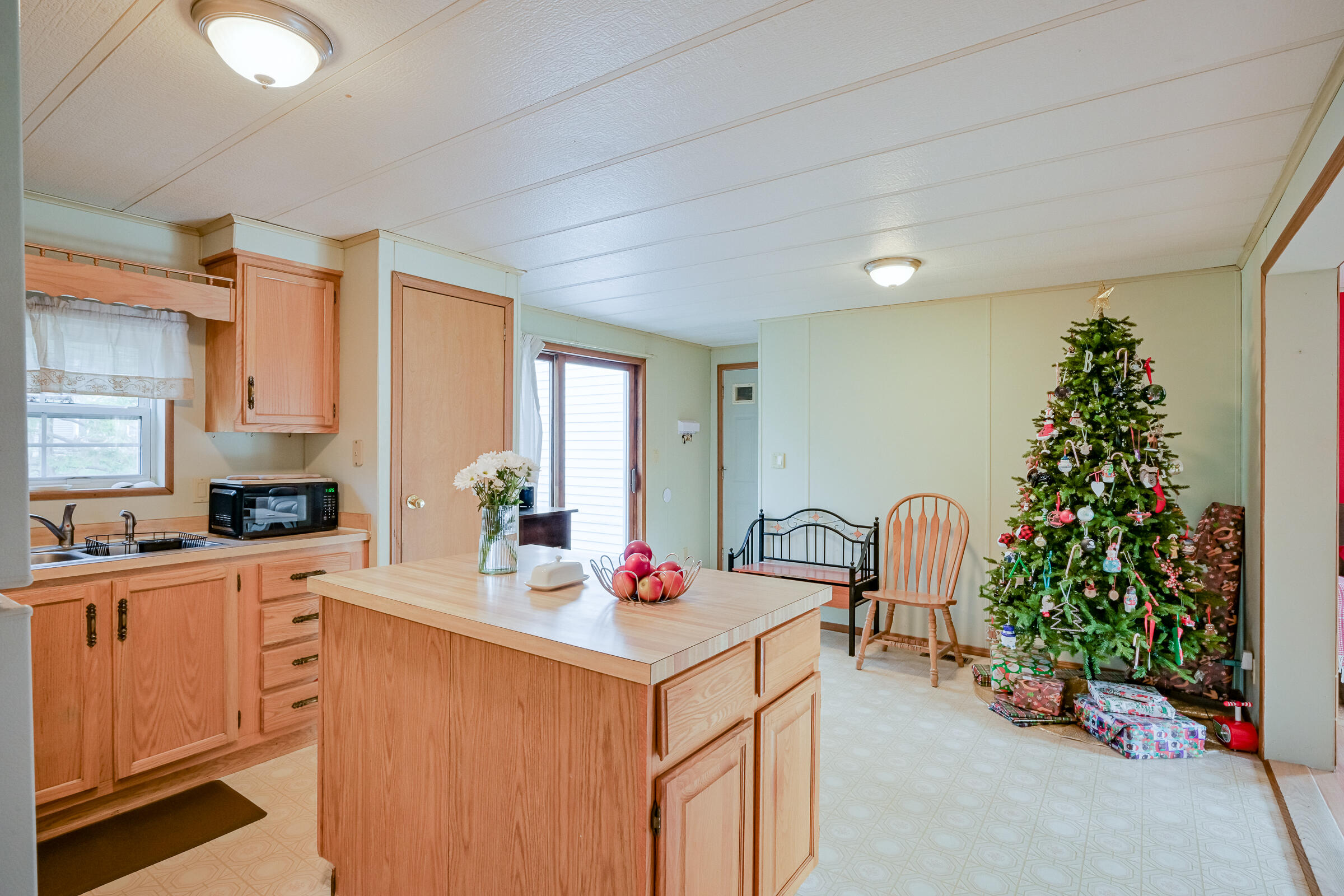 8 Bracketts Lane Bristol ME 04539