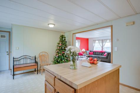 8 Bracketts Lane Bristol ME 04539