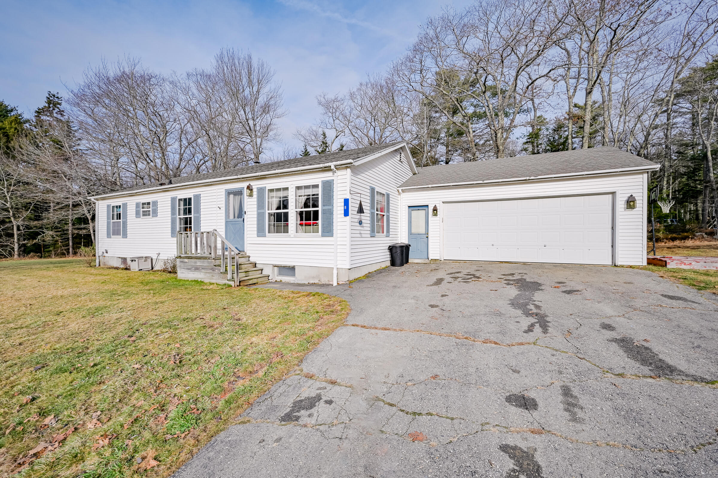 8 Bracketts Lane Bristol ME 04539