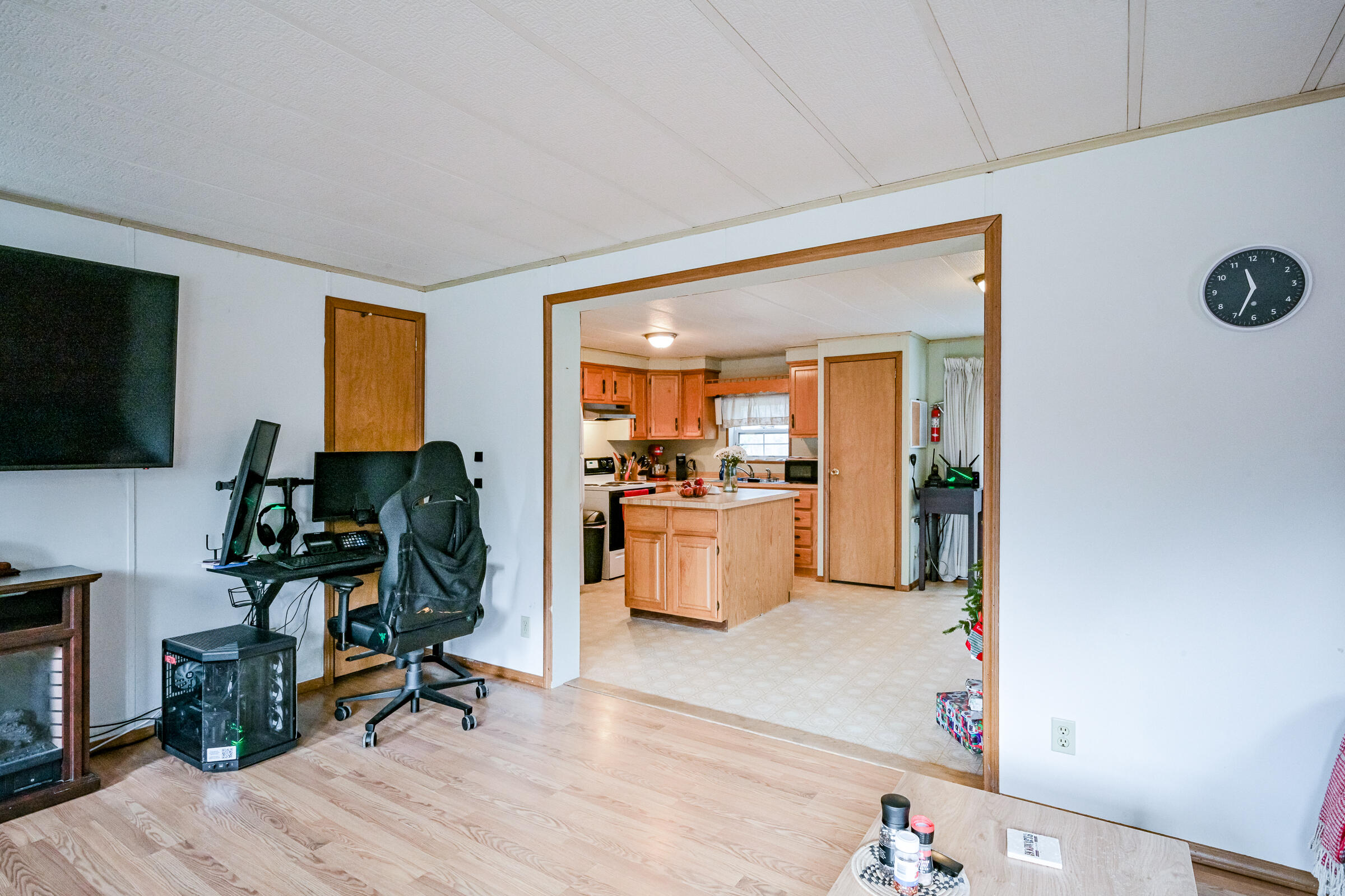 8 Bracketts Lane Bristol ME 04539