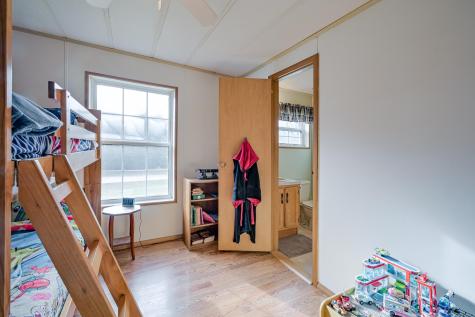 8 Bracketts Lane Bristol ME 04539