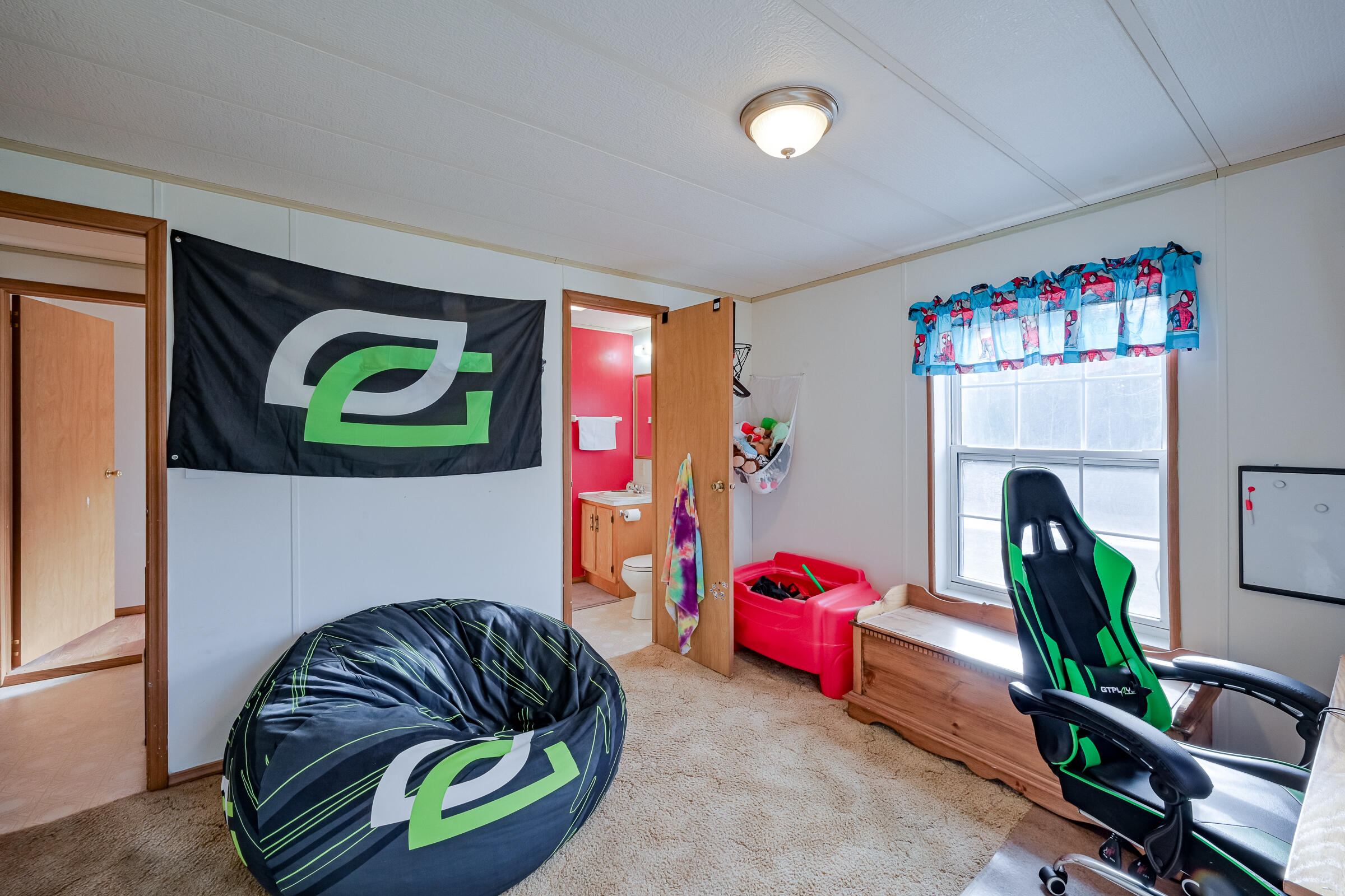 8 Bracketts Lane Bristol ME 04539