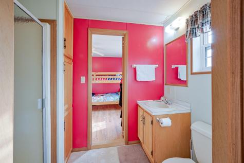 8 Bracketts Lane Bristol ME 04539