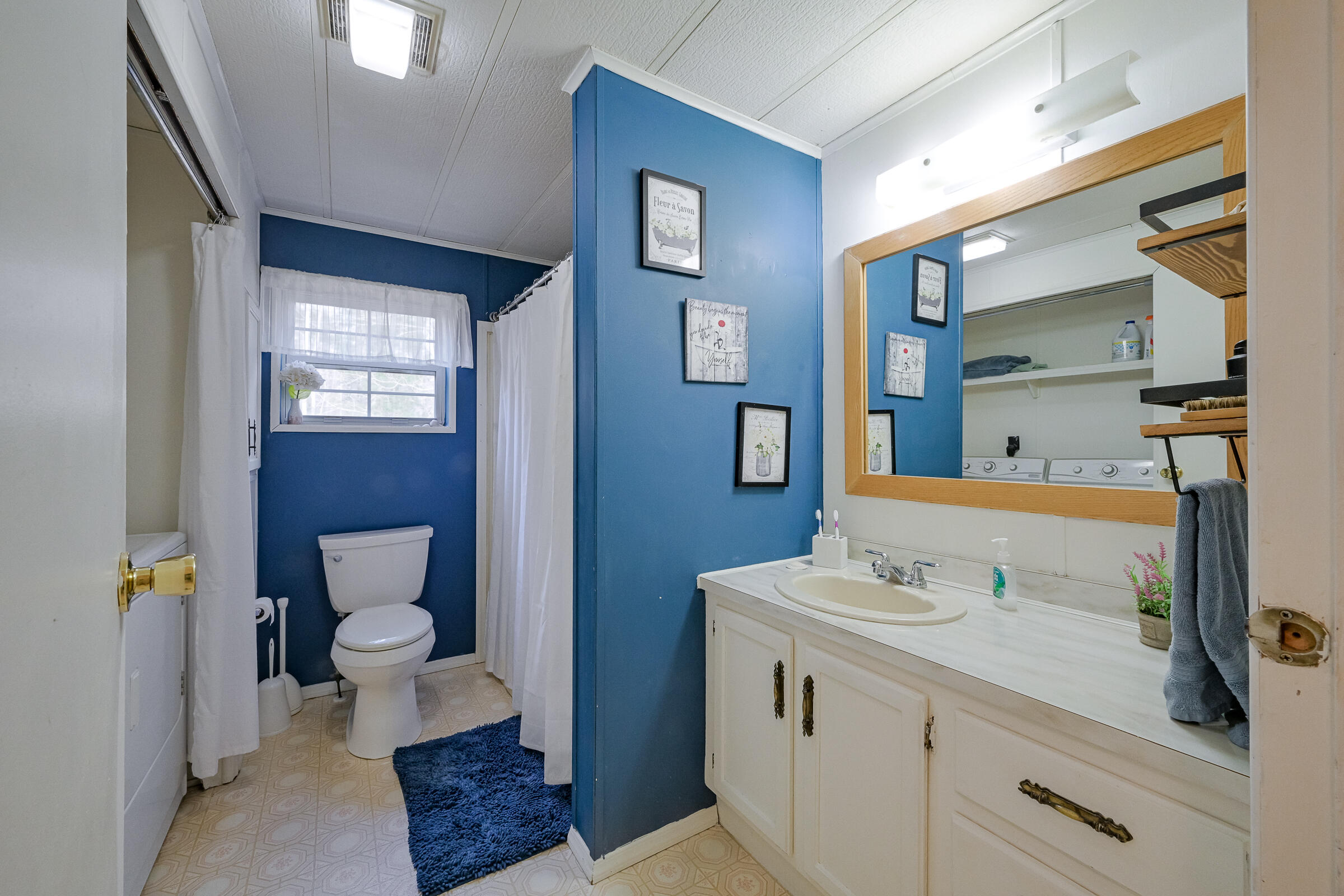 8 Bracketts Lane Bristol ME 04539