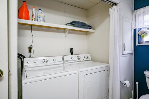 8 Bracketts Lane Bristol ME 04539